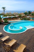 Couples treatment rooms, sauna, hot tub, Turkish bath, body treatments