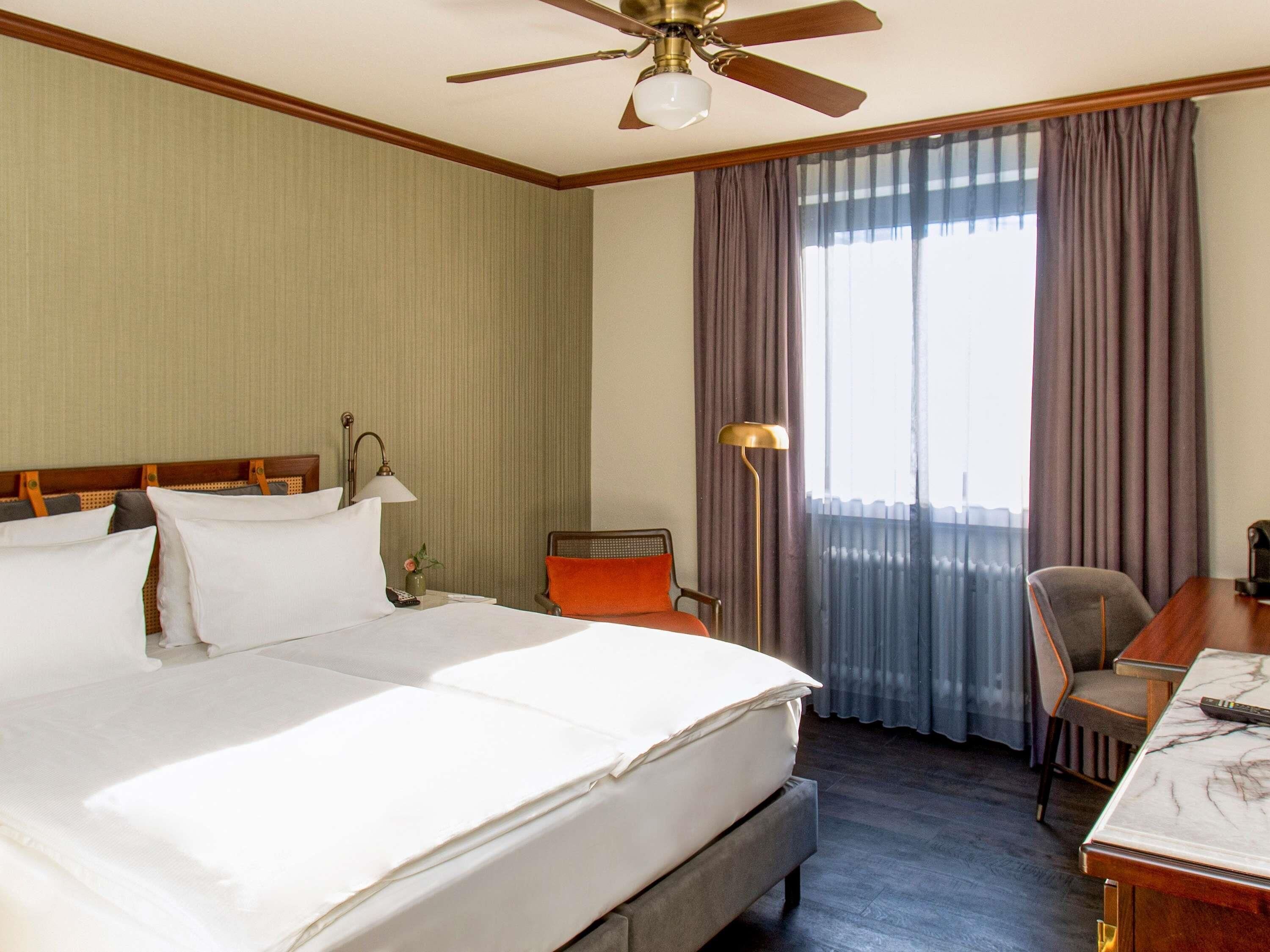 高級雙人房, 1 張標準雙人床 | 高級寢具、迷你吧、房內夾萬、書桌