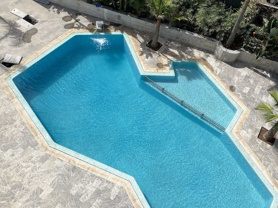 Outdoor pool, pool loungers