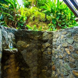 Vesi Villa | Bathroom | Free toiletries, hair dryer, towels