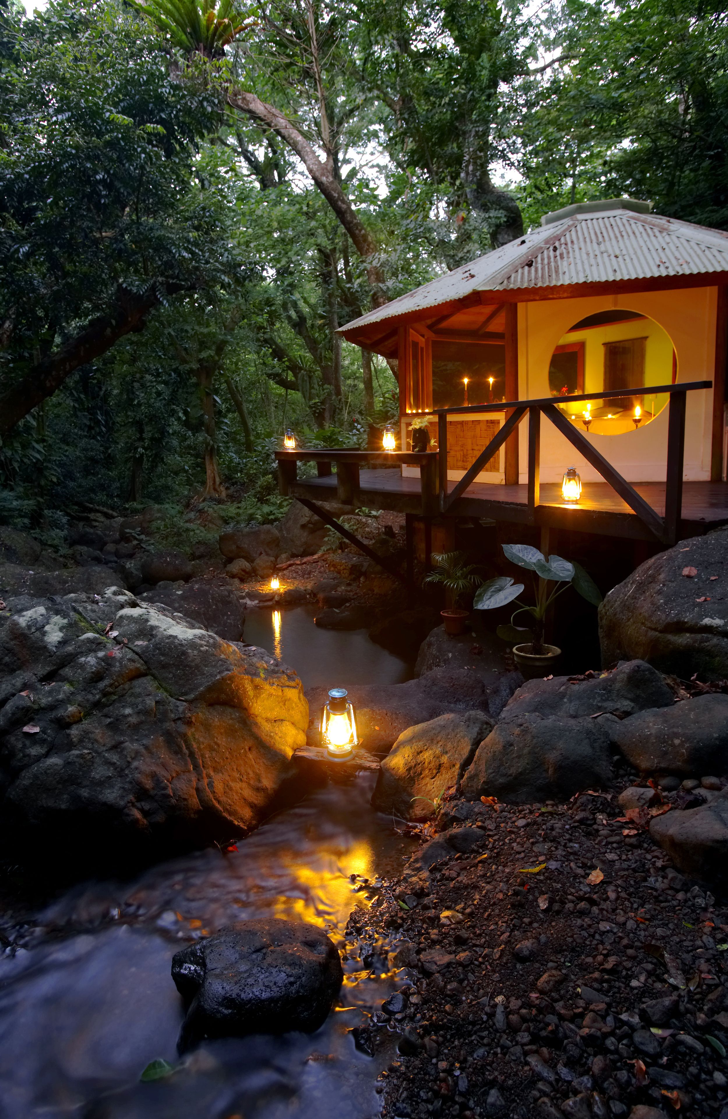 Couples treatment rooms, body treatments, aromatherapy