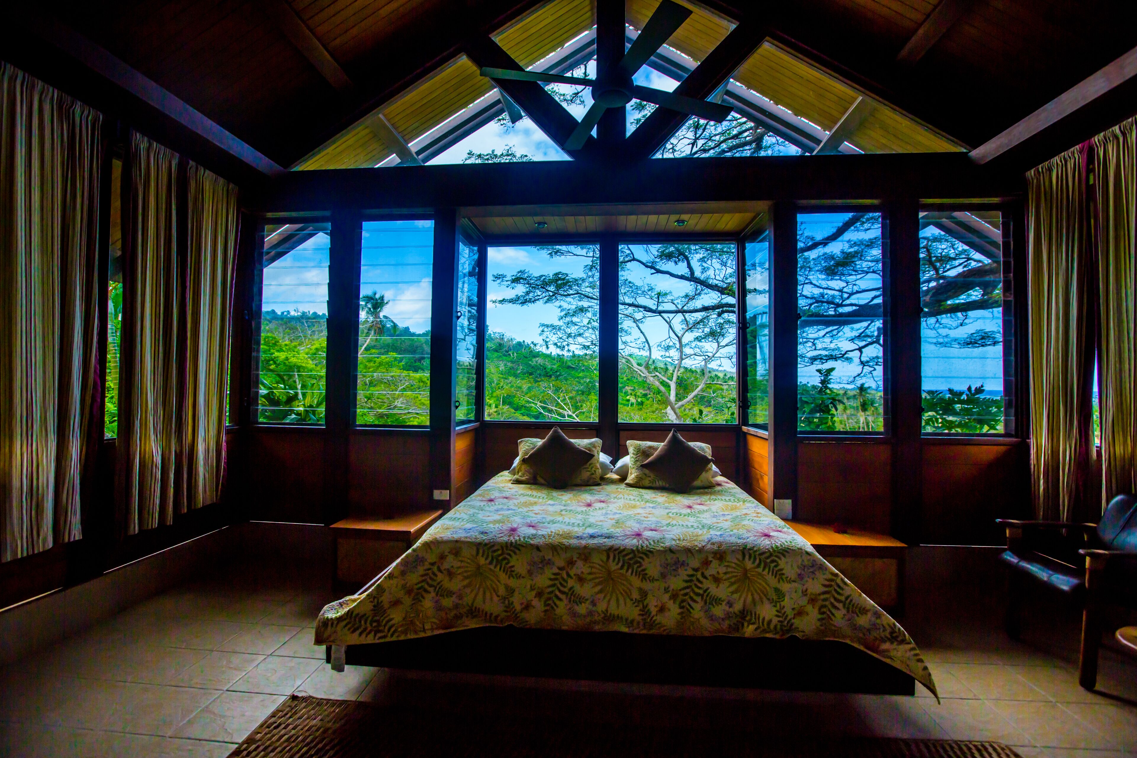 vesi villa | premium bedding, minibar, in-room safe, blackout curtains