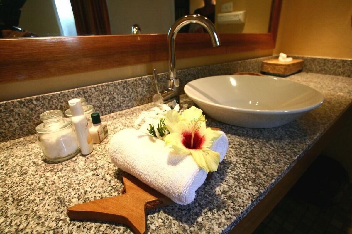 Bathroom | Free toiletries, hair dryer, towels