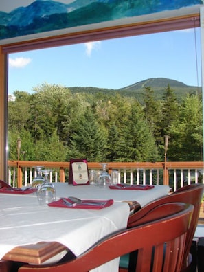 Breakfast area