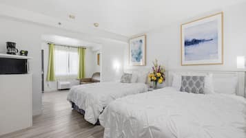 Doppelzimmer | Hochwertige Bettwaren, Schreibtisch, laptopgeeigneter Arbeitsplatz