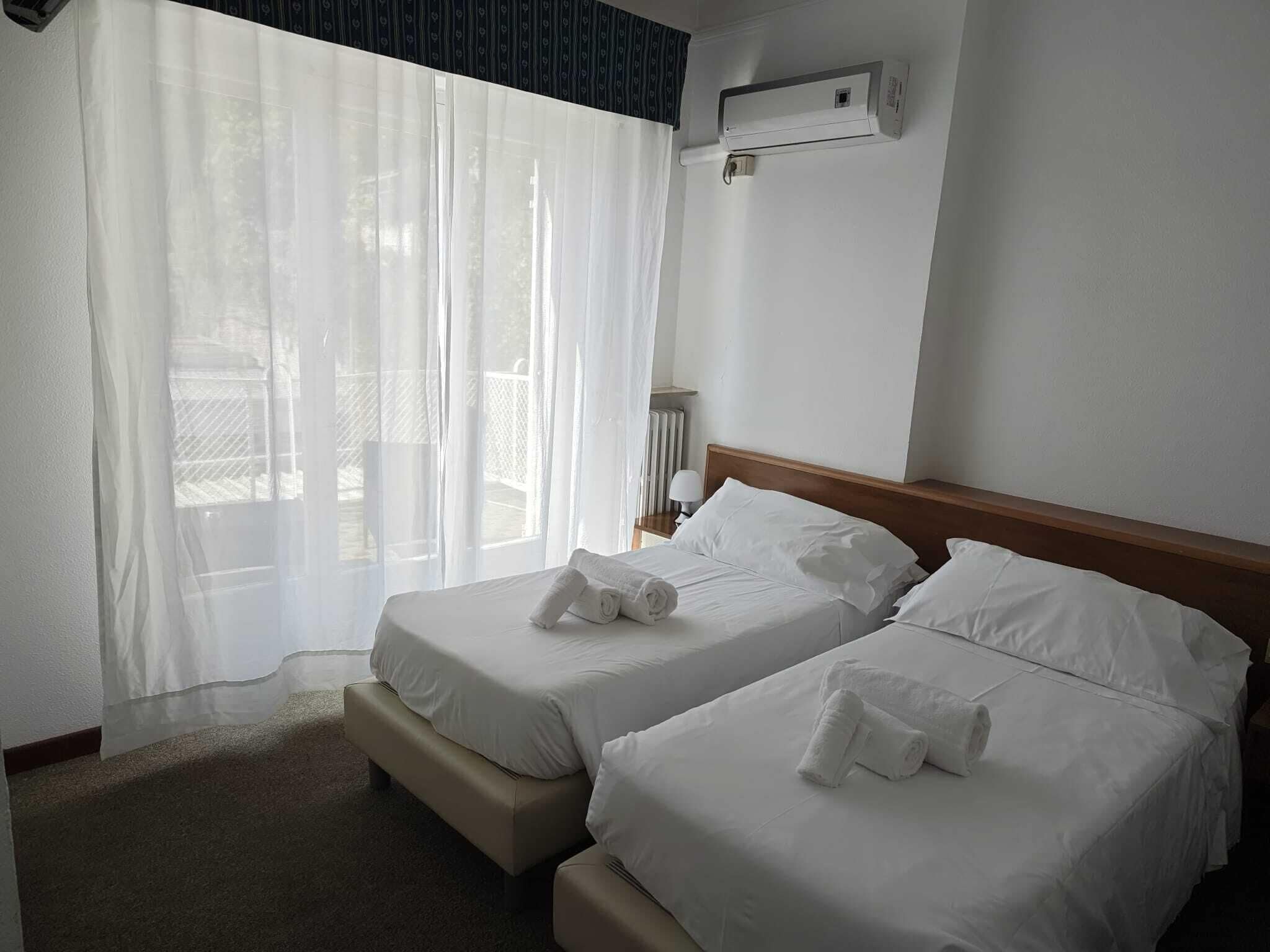 Classic-Zimmer | Minibar, Zimmersafe, Schreibtisch, Verdunkelungsvorhänge