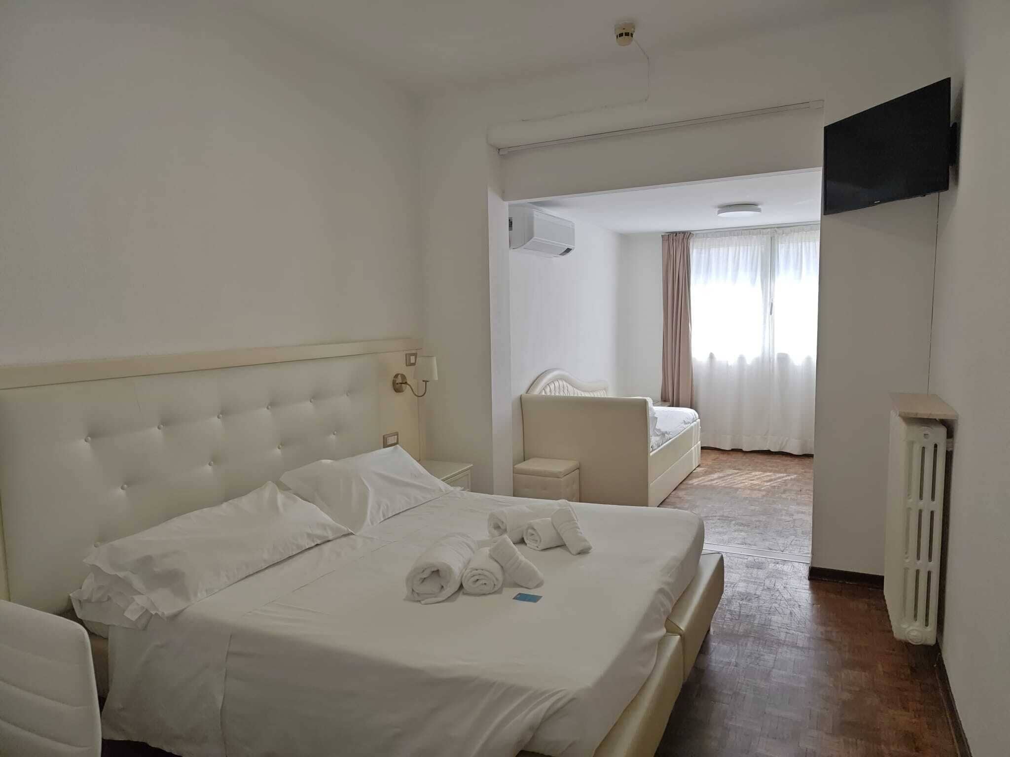 ファミリー ルーム | ミニバー、セーフティボックス (室内)、デスク、遮光カーテン