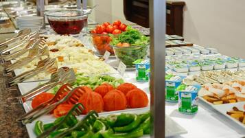 Free daily buffet breakfast