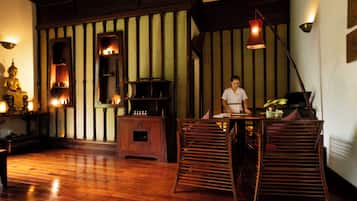 Couples treatment rooms, hot tub, steam room, body treatments
