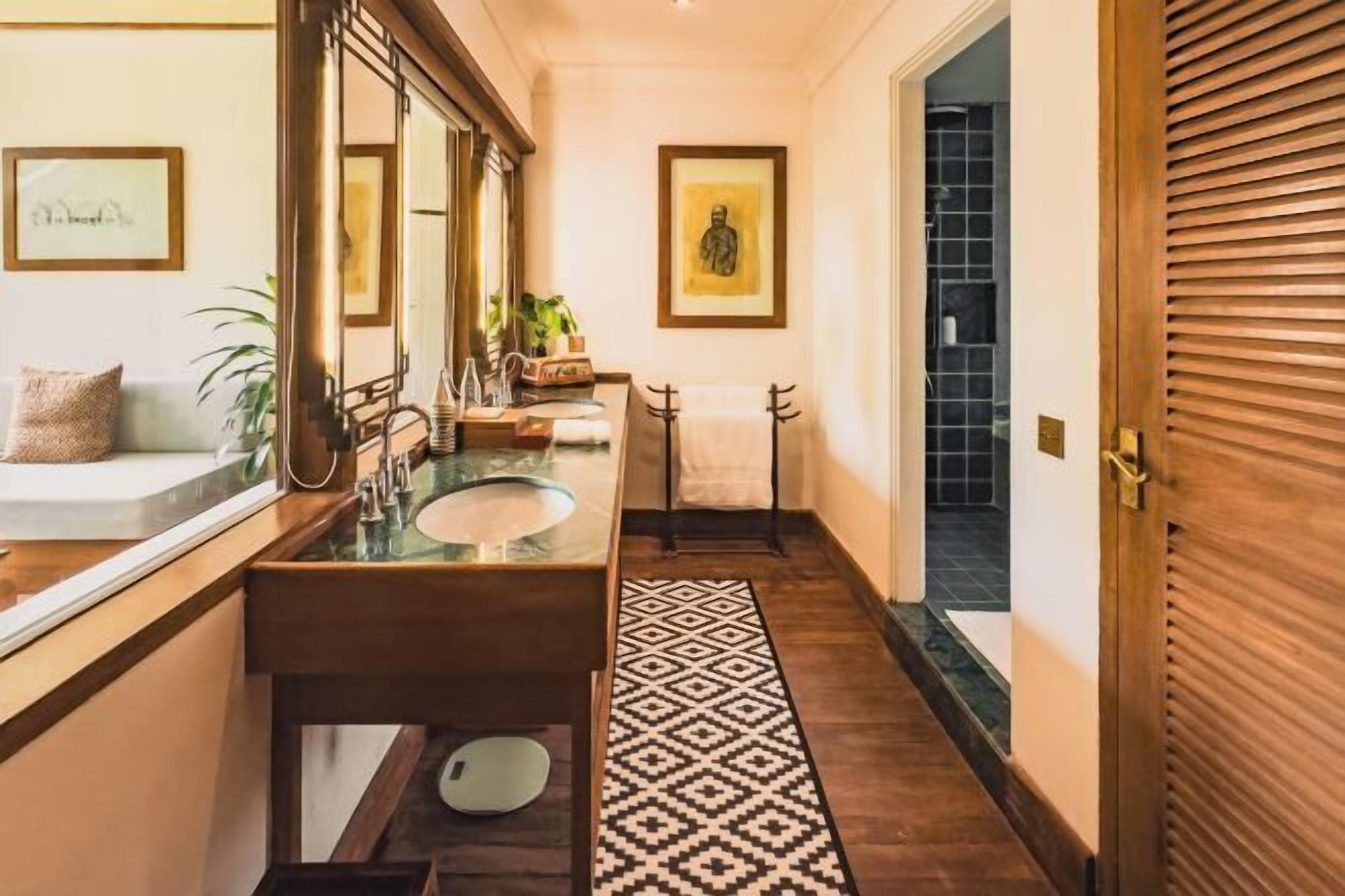 Combined shower/tub, deep soaking tub, rainfall showerhead, hair dryer