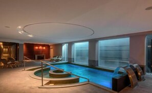 Sauna, hot tub, steam room, Turkish bath/hammam, body treatments