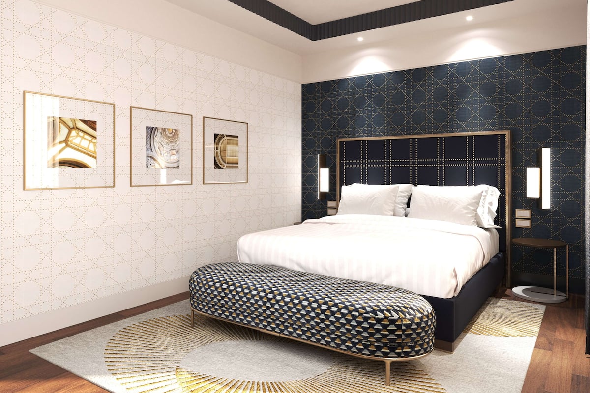 Premium bedding, down comforters, minibar, in-room safe