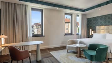 Hochwertige Bettwaren, Daunenbettdecken, Minibar, Zimmersafe