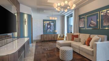 Suite Presidenziale, 1 letto king | Biancheria da letto di alta qualità, copriletto in piuma, minibar
