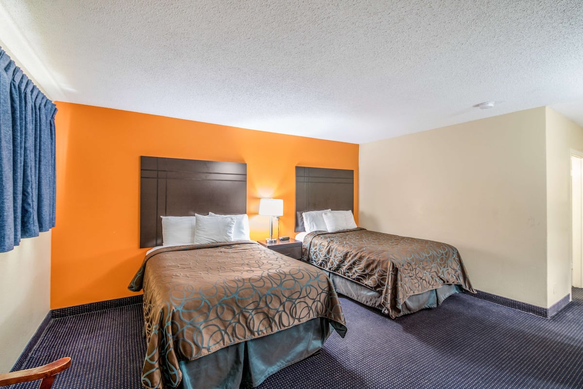 Iron/ironing board, rollaway beds, free WiFi, bed sheets
