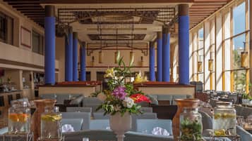 4 restaurants, spécialités Cuisine internationale