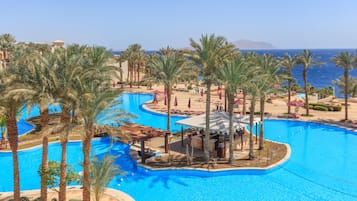 3 outdoor pools, open 8:00 AM to 5:00 PM, free pool cabanas