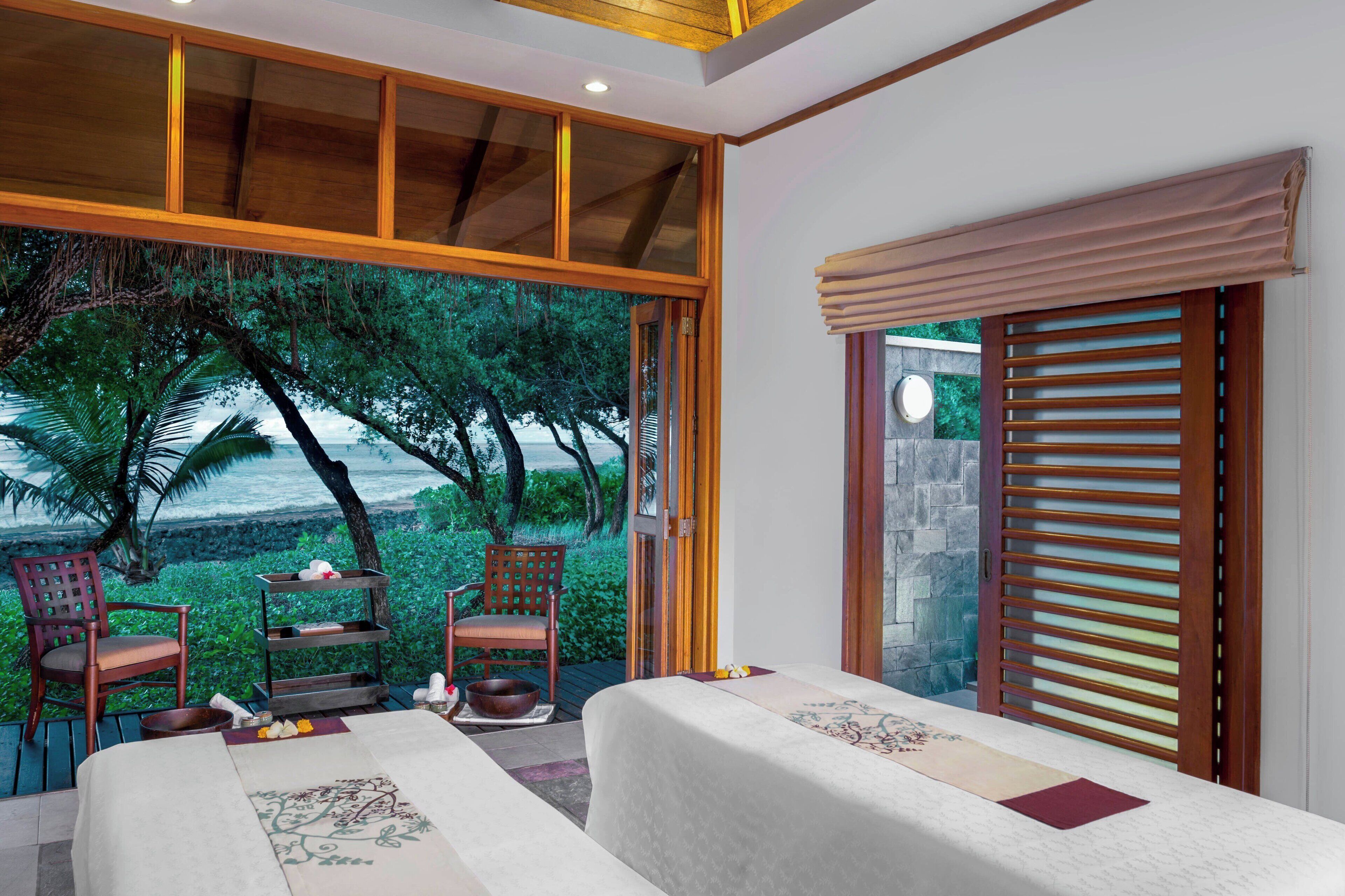 couples treatment room(s), hot tub, steam room, body treatments