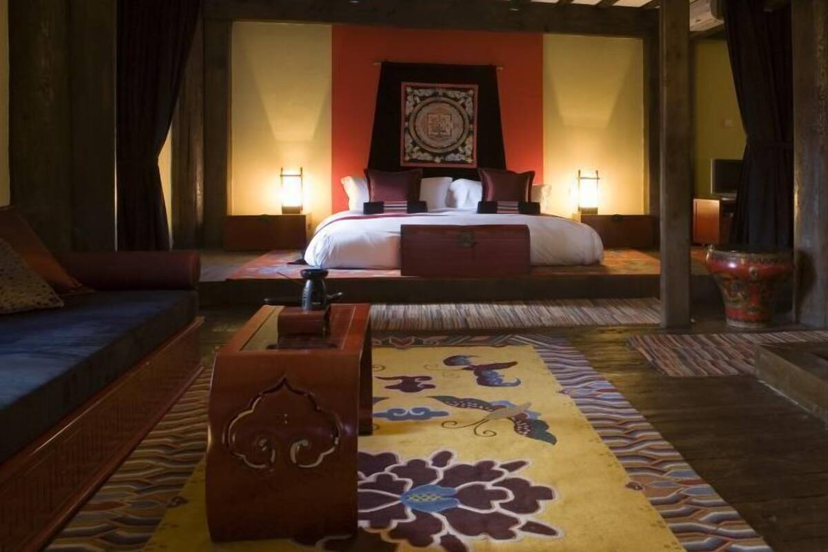 1 bedroom, premium bedding, down duvets, minibar