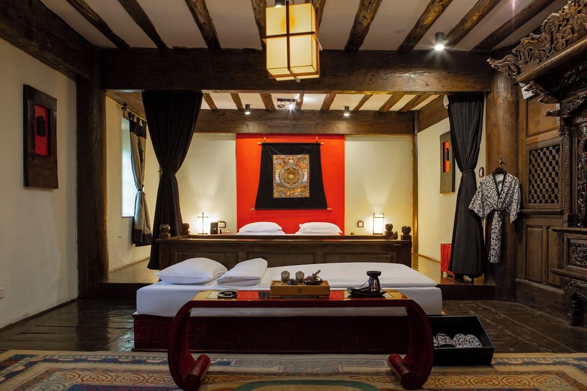 1 bedroom, premium bedding, down duvets, minibar