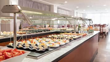 Petit déjeuner, déjeuner et dßner servis sur place