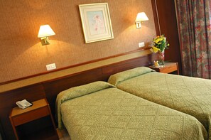 Coffres-forts dans les chambres, bureau, lits bébé (gratuits)