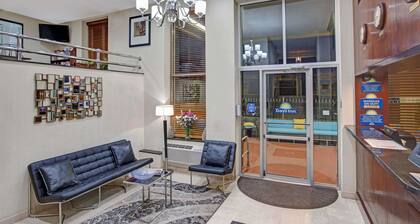 Days Inn by Wyndham Jamaica / JFK Airport