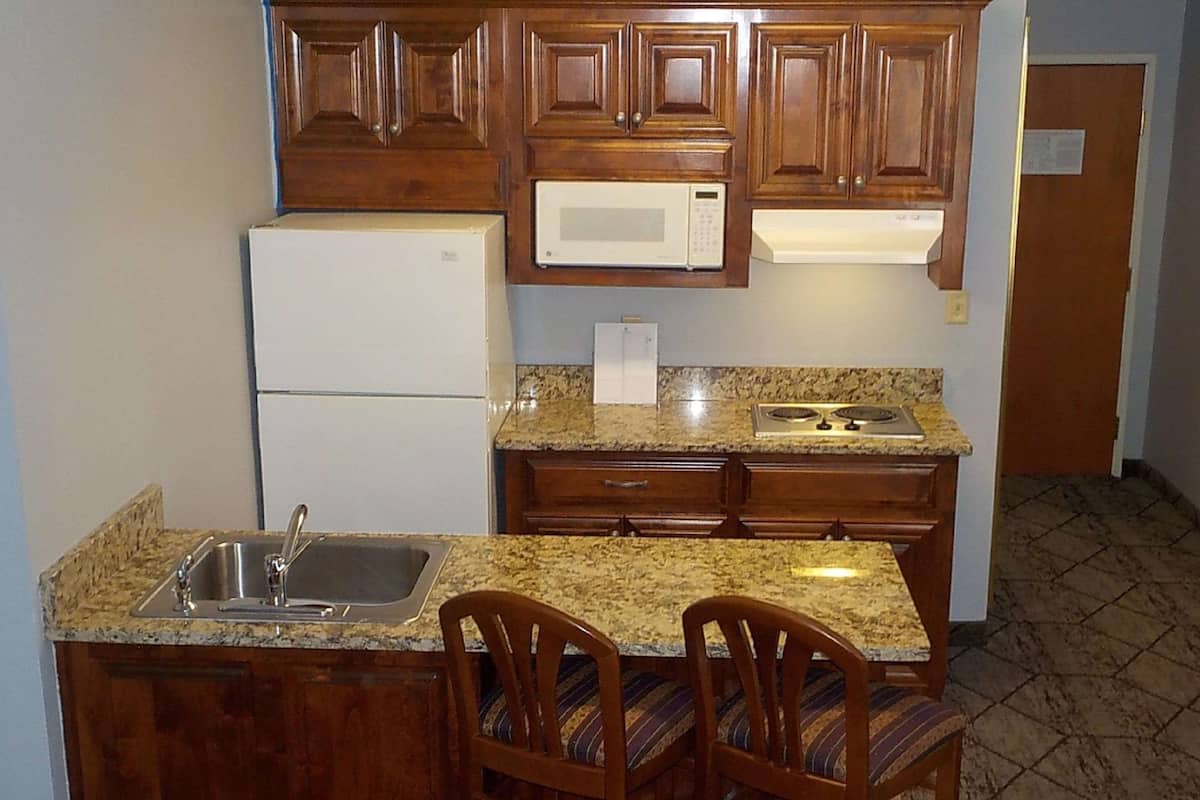 suite, 1 king bed, non smoking, kitchenette | private kitchen | fridge, microwave, coffee/tea maker