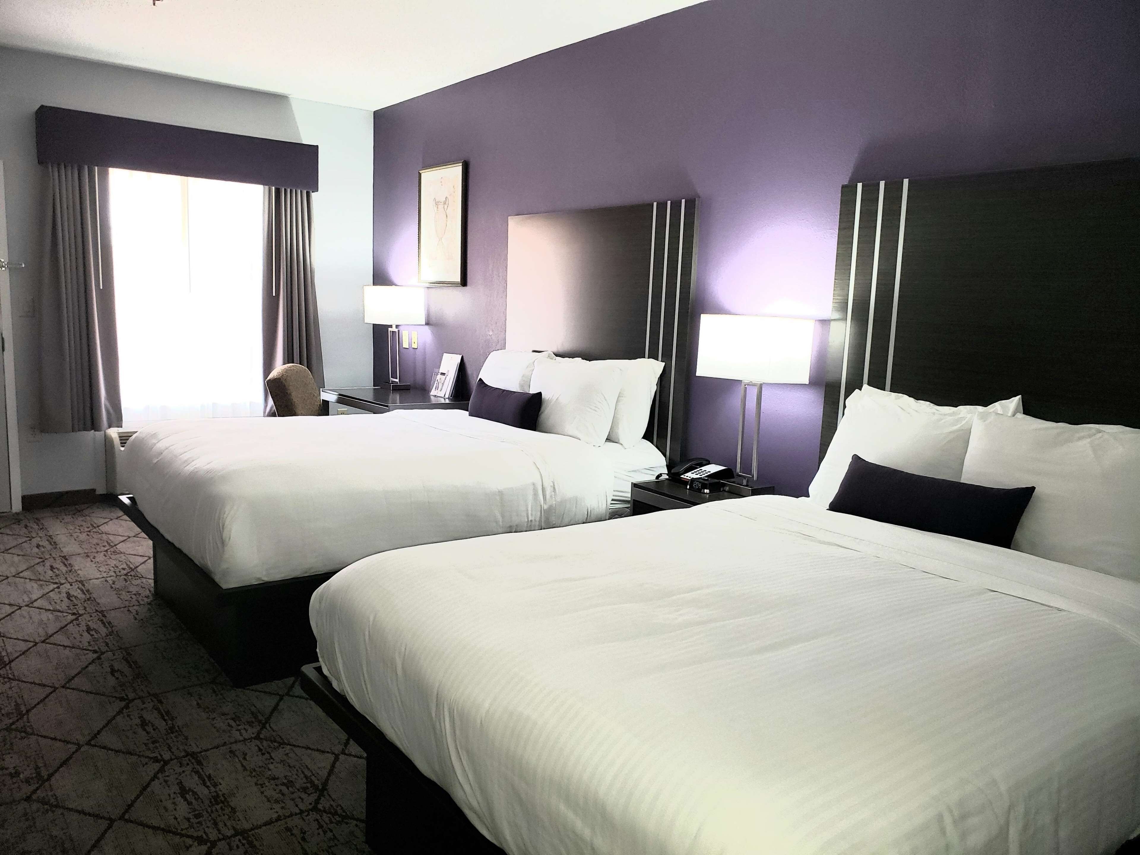 desk, laptop workspace, iron/ironing board, free wifi