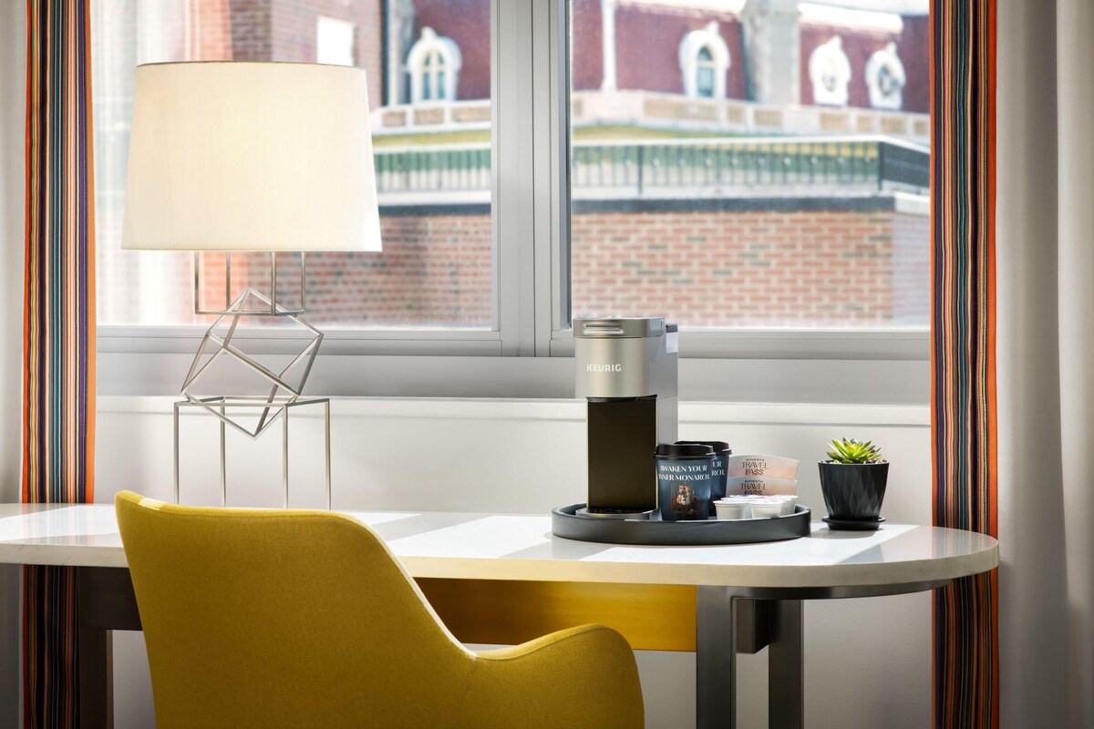 Italienske lagner fra Frette, premium-sengetøj, pengeskab på værelset