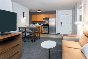 Suite, 2 Bedrooms | Premium bedding, individually furnished, desk, laptop workspace