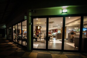 Daily buffet breakfast (AUD 29.00 per person) - Rydges Kalgoorlie (South Kalgoorlie)