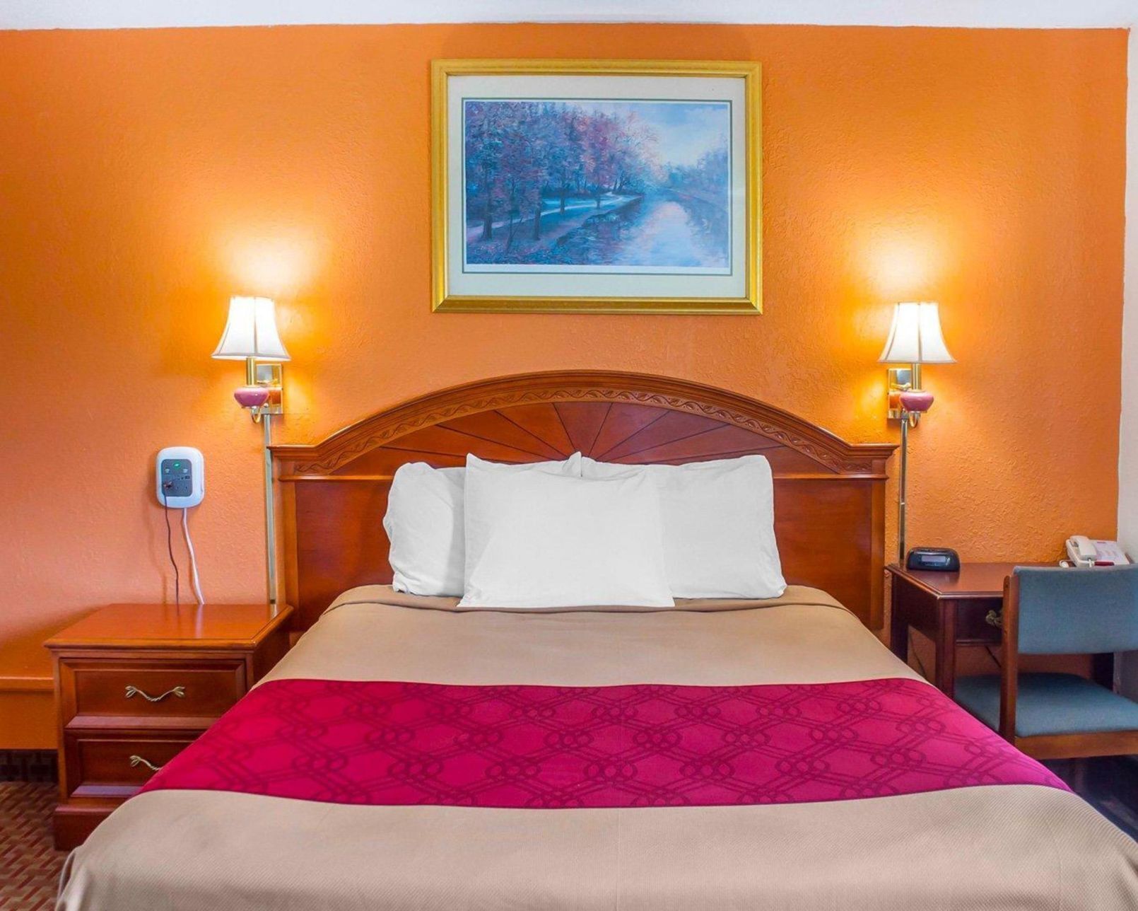 Desk, iron/ironing board, rollaway beds, free WiFi