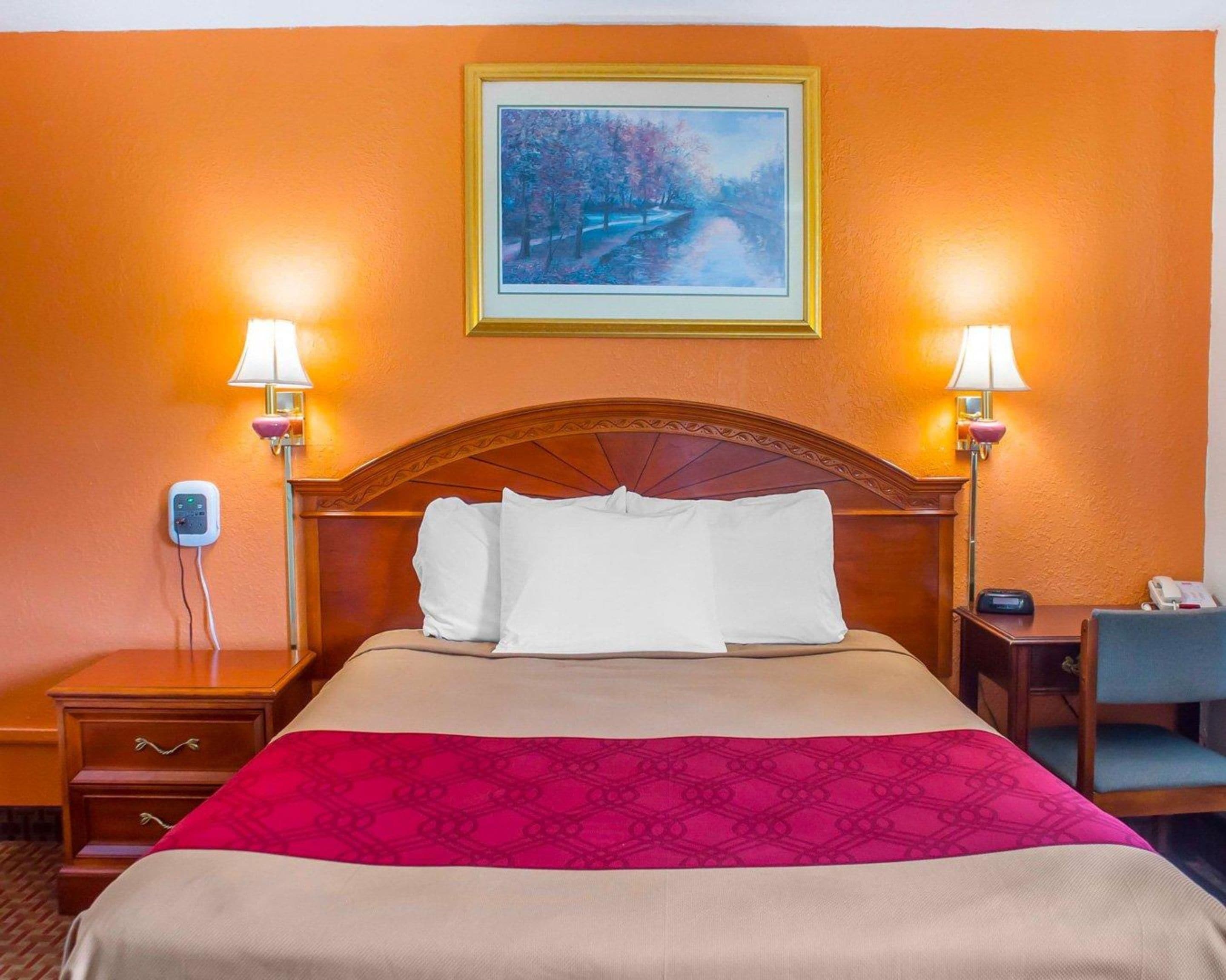 room, 1 queen bed, accessible, non smoking | desk, iron/ironing board, rollaway beds, free wifi