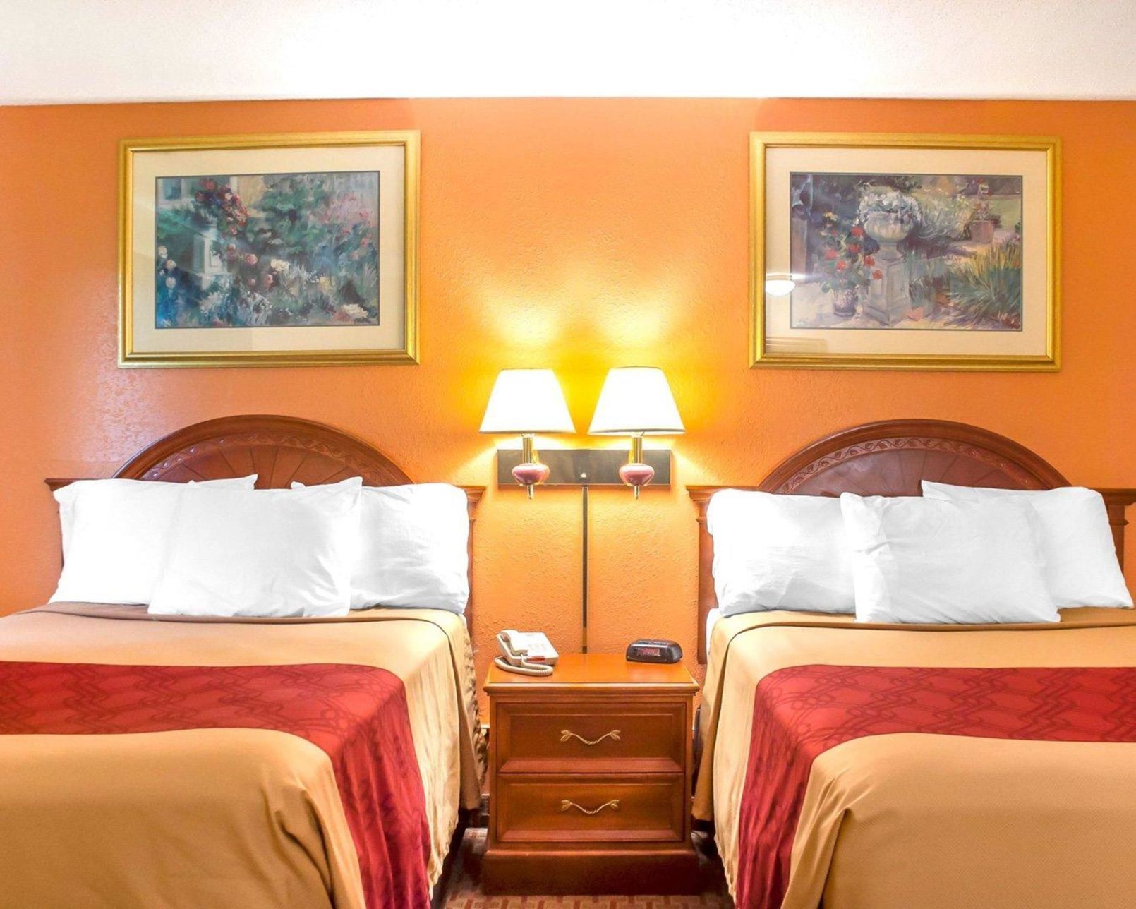 Desk, iron/ironing board, rollaway beds, free WiFi