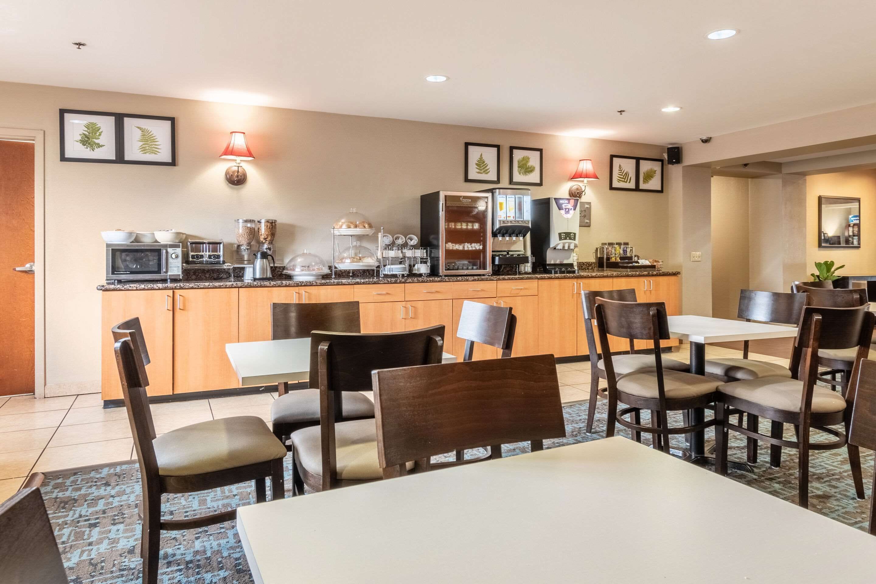 free daily on-the-go breakfast