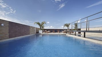 2 udendørs pools