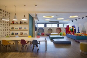 Aire de jeu intérieure pour enfants