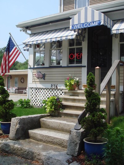 Coast Village Inn & Cottages