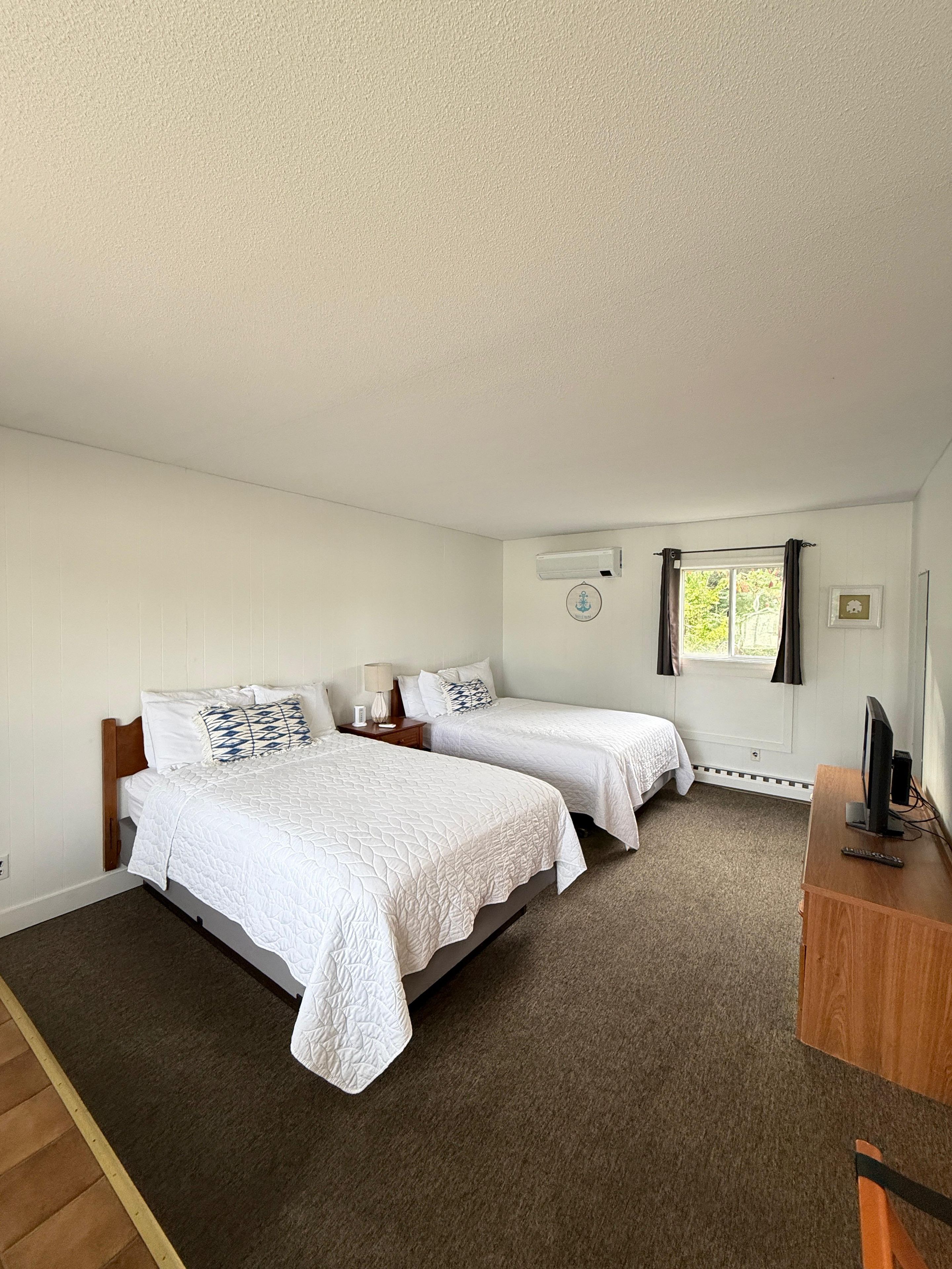 Iron/ironing board (on request), WiFi (free), alarm clocks