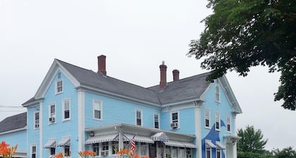 Coast Village Inn & Cottages