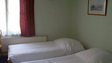 Standardzimmer, 2 Einzelbetten, Gemeinschaftsbad