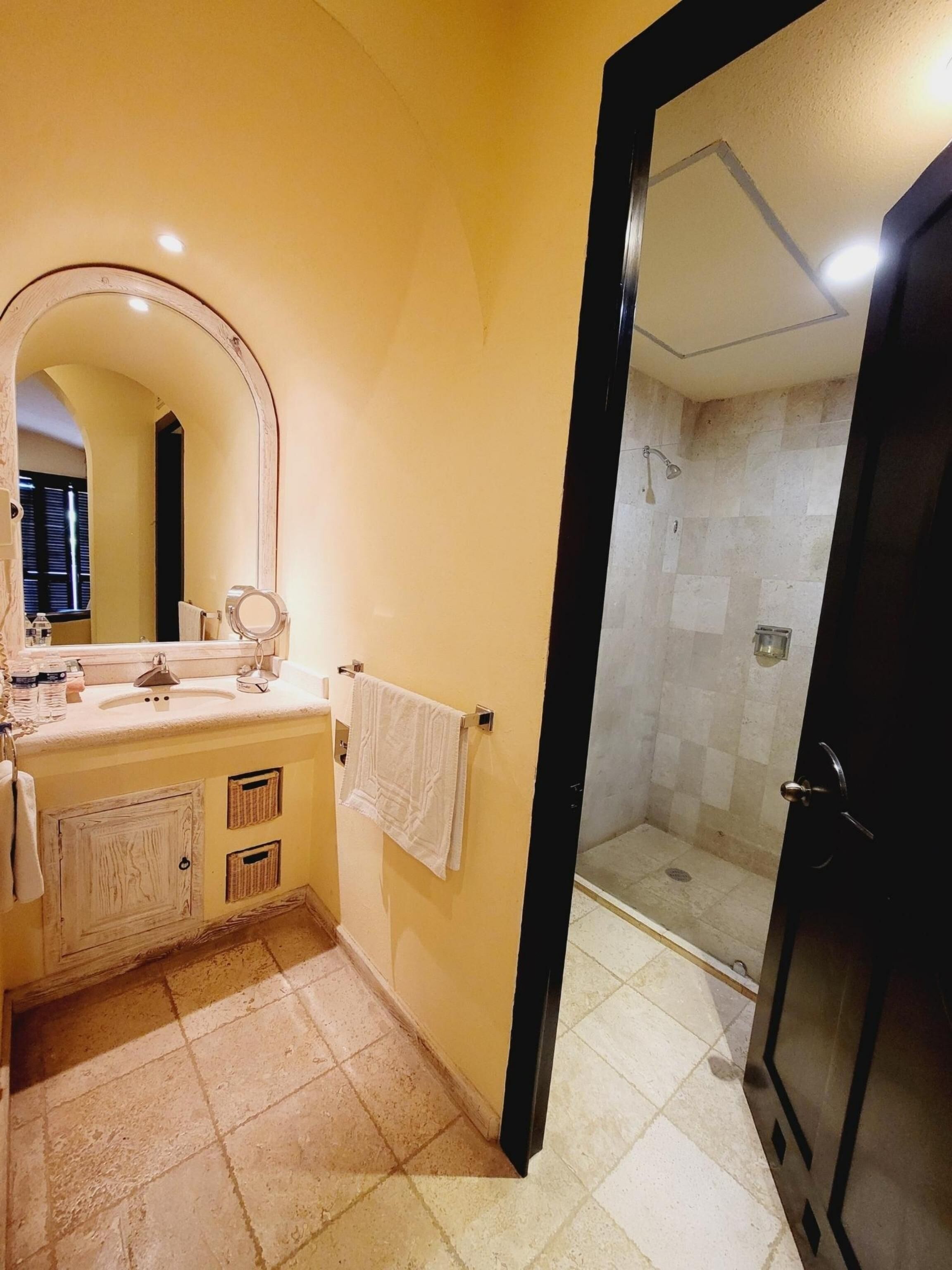 standard deluxe | 1 bedroom, premium bedding, in-room safe, desk