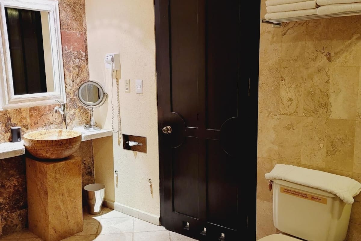 1 bedroom, premium bedding, in-room safe, desk