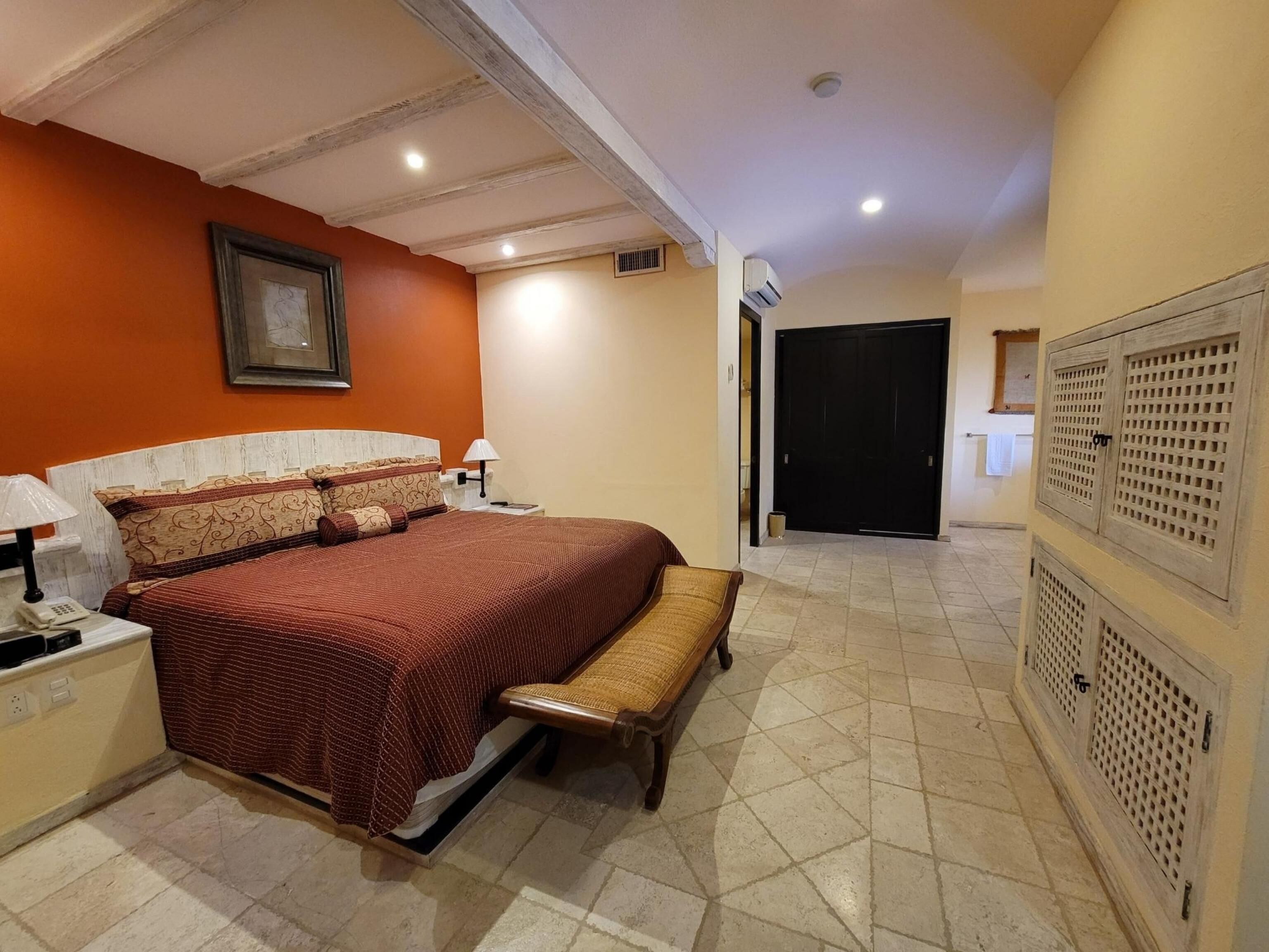 executive room | 1 bedroom, premium bedding, in-room safe, desk