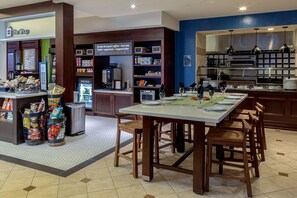 Petit déjeuner préparé sur commande servi tous les jours en supplément