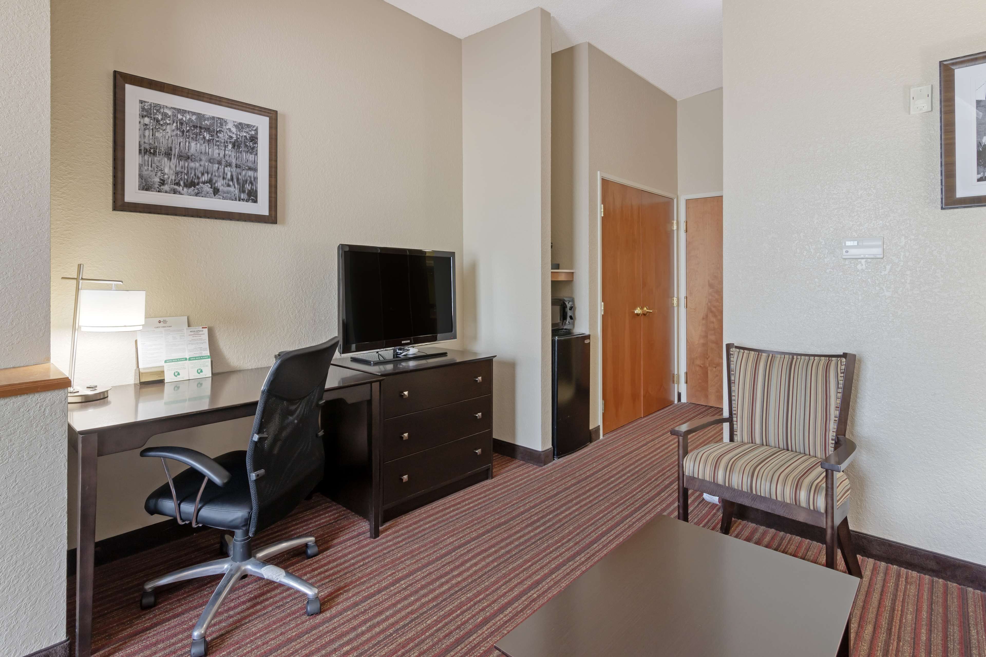 suite, 1 king bed, non smoking, refrigerator & microwave (with sofabed) | premium bedding, in-room safe, desk, laptop workspace