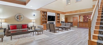 西佳加白普理套房酒店