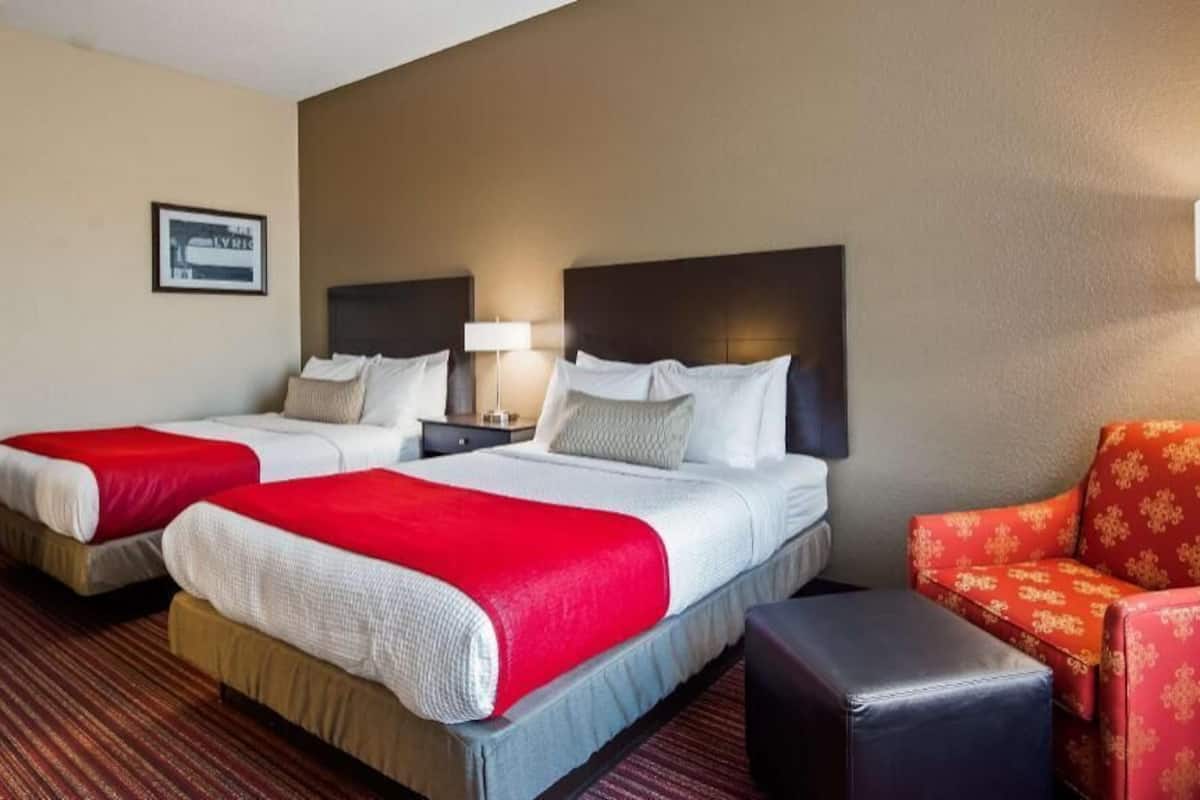 Premium bedding, in-room safe, desk, laptop workspace