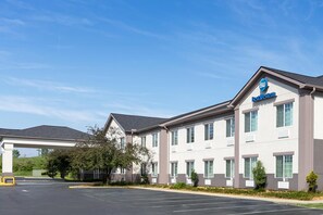 Exterior - Best Western Lawrenceburg Inn (Lawrenceburg)